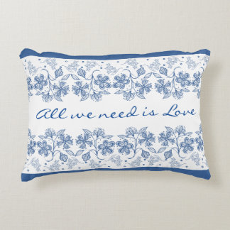 Romantischer Liebestext Indigo-Blau-Blumenrand Zierkissen