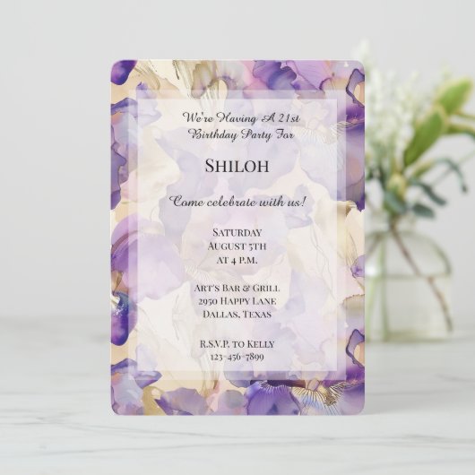 Romantischer Lila Golden Iris Floral Geburtstag Einladung (Stehend Vorderseite)