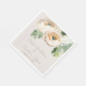 Romantischer Peach Ranunculus auf Elfenbein Serviette (Ecke)
