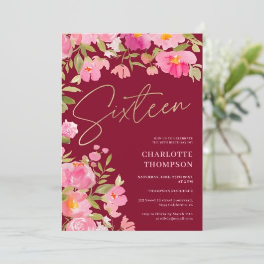 Romantischer, rosa, floralbordeauxrot Süß 16 Einladung (Stehend Vorderseite)