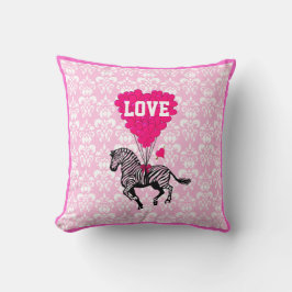 Romantischer rosa Herz und Liebe Kissen