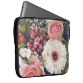 Romantischer rosa Rosen Blumenstrauß Laptopschutzhülle (Vorne Rechts)