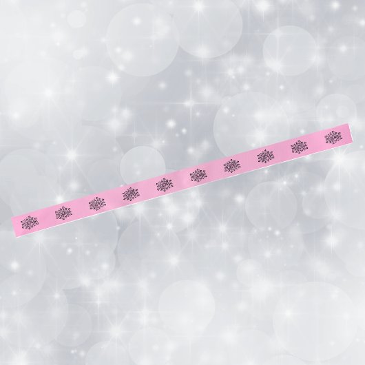 Romantischer Rosa Scroll Herzstück Satinband