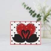 Romantischer Schwanenherz Valentinstag Feiertagspostkarte (Stehend Vorderseite)