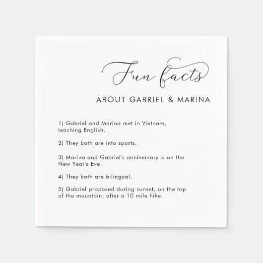 Romantischer Script Fun Facts Newlyweds Wedding Serviette (Vorderseite)
