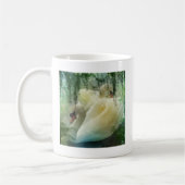 Romantischer See Schwimmen Weiße Schwäne Kaffeetasse (Links)