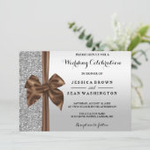 Romantischer Seidenbow Silver Glitzer & Black Wedd Einladung (Stehend Vorderseite)