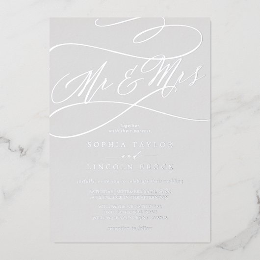 Romantischer Silberstreifen Grau Mr. & Mrs. Weddin Folieneinladung (Vorderseite)