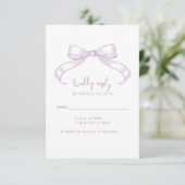 Romantischer Sketched Bow | Lilac Wedding RSVP Karte (Stehend Vorderseite)