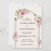 Romantischer Softpastell-Blumenbogen-Hochzeit Einladung (Vorderseite)