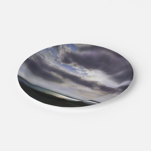 Romantischer Sonnenuntergang über dem See Pappteller (Schrägansicht)