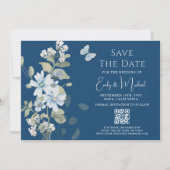 Romantischer Staubblauer Blumen-Hochzeits-QR-Code- Save The Date (Vorderseite)