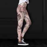 Romantischer Steampunk | Antikes Vintages Ephemera Leggings<br><div class="desc">90er Grunge, ganz erwachsen! Feminine, ausgeklügelte Steampunk-Shabby Chic aus der Viktorianischen Zeit mit dystopischen Zahnradgetrieben, Fahrrad, Schädel, Eule, Teleskop und vielem mehr auf einem sanften romantischen, tausendjährigen rosa Grunge Hintergrund. Dieses Vintage abstrakte Design der 90er Jahre zeichnet sich durch eine wunderschöne Farbpalette aus, die einen perfekten Pop verleiht. Für Anpassungen...</div>