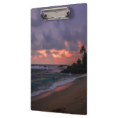 Romantischer Strand in Dusk Klemmbrett (Links)
