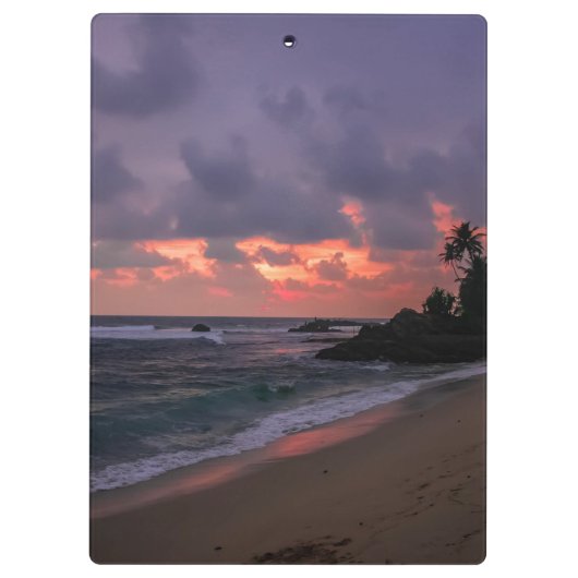 Romantischer Strand in Dusk Klemmbrett (Rückseite)