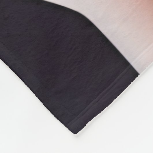 Romantischer Strauß mit rosa Rosen Fleecedecke (Ecke)