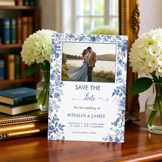 Romantischer verstaubter blauer Toile-Blumen-Foto Save The Date