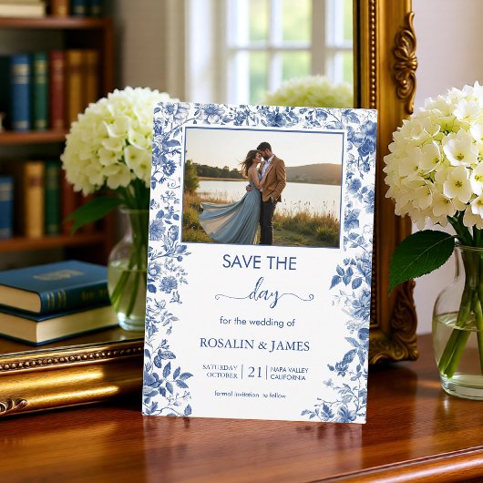 Romantischer verstaubter blauer Toile-Blumen-Foto Save The Date