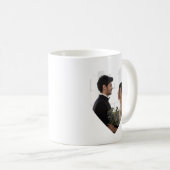 Romantischer Weinroter Herzengel Bogen und Pfeil L Kaffeetasse (VorderseiteRechts)
