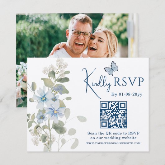 Romantisches Blue Floral UAWG QR Code Foto Hochzei RSVP Karte (Vorne/Hinten)