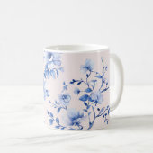 Romantisches Blush Blue Floral Brautparty Kaffeetasse (VorderseiteRechts)