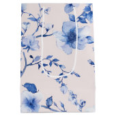 Romantisches Blush Blue Floral Brautparty Mittlere Geschenktüte (Rückseite)