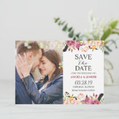 Romantisches Boho Floral Feather Foto Save the Dat Date (Stehend Vorderseite)
