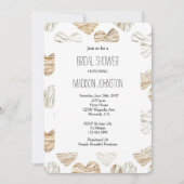 Romantisches Cream White Hearts Brautparty Einladung (Vorderseite)