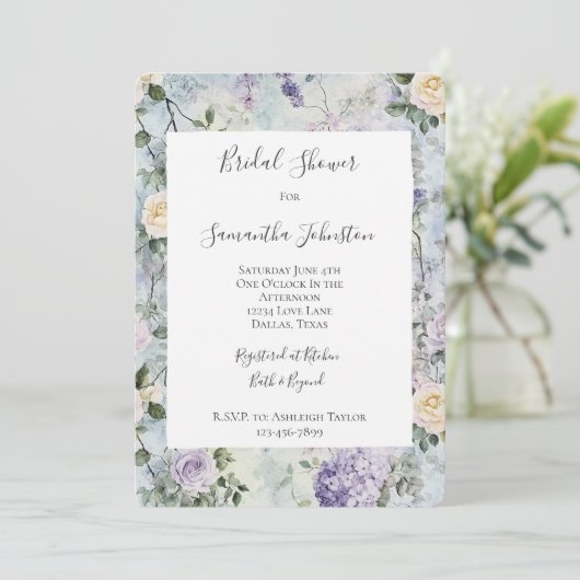 Romantisches Creme-violette Blumen Brautparty Einladung (Stehend Vorderseite)