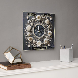 Romantisches Design für den ersten Jahrestag Quadratische Wanduhr