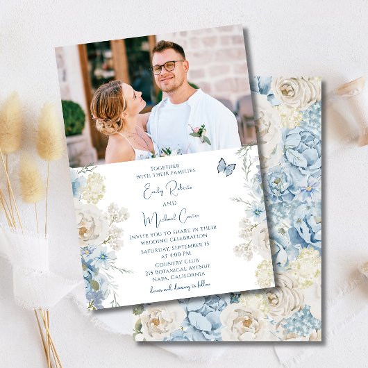 Romantisches Dusty Blue Floral Foto Hochzeit Einladung