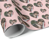 Romantisches Foto hört rosa Geschenkpapier (Rolleneckpunkt)