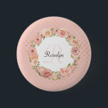 Romantisches Gold punktierter Rosen-mit Monogramm Button<br><div class="desc">Ein romantisches weiches Rosa und EIN IMITAT-Gold färbten Polkapunktmusterknopf mit einem elegante Rose Blumenwreath. Personalisiert dieser girly Entwurf durch das Addieren Ihrer Namens- und mit Monogramm Initiale. Vervollkommnen Sie,  um eine weibliche Touch jedem möglichem Raum hinzuzufügen. Ebenedruckbild,  NICHT tatsächliches Gold.</div>