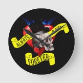 Romantisches gotisches Schädelvalentines-Liebeherz Runde Wanduhr (Vorderseite)