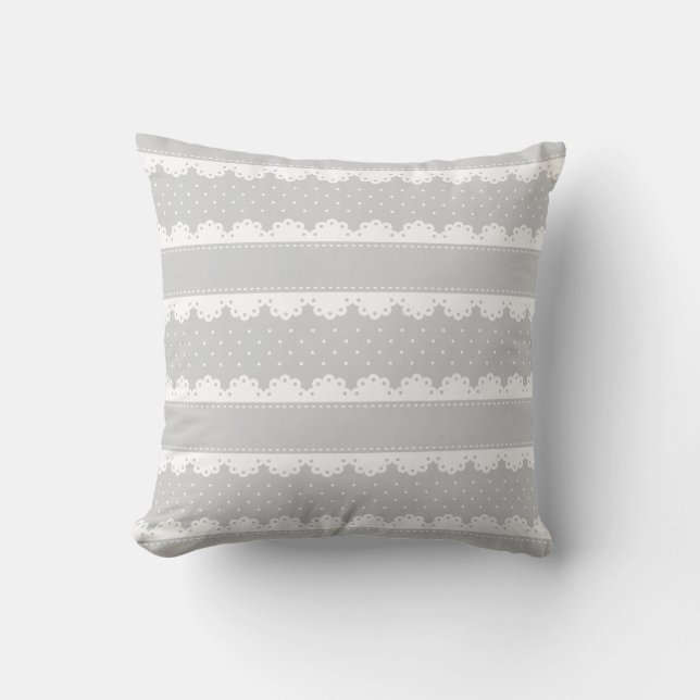 Romantisches Grau-Weiß-Polka-Spitzen-Muster Kissen (Vorderseite)