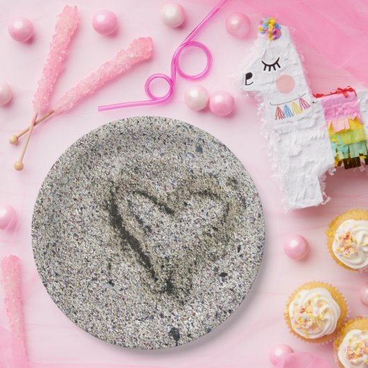 Romantisches Herz im Sand-Foto Pappteller (Party)