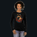 Romantisches Hochzeitscoupel Langschläfer Shirt<br><div class="desc">Feiern Sie Liebe mit Komfort und Stil. Dieses Bella Leinwand Tri-Blend Long Sleeve Shirt besticht durch ein exklusives romantisches Design eines Hochzeitszimmers, das von fett gerahmten Blumenelementen und klassischen Hochzeitsringen in einer atemberaubenden Darstellung im Vektorstil ist. Dieser lange Ärmel-Tee aus ultra-weichem, leichtem Stoff fühlt sich so gut an, wie er...</div>