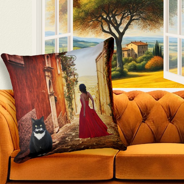 Romantisches Italienisches Dorf Kunstmuseum Kissen (Pillow featuring a painting of a lady in red in a romantic Italian village with a big tuxedo cat)