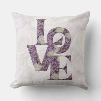 Romantisches Lavendel Farbton Rose 'LOVE' Akzentki Kissen