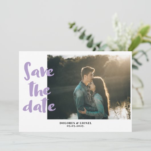 Romantisches Lavendel-Foto Save the Date Einladung (Stehend Vorderseite)