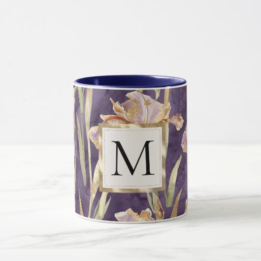 Romantisches lila Iris-Blumen-Gold-Monogramm Tasse (Zentrum)