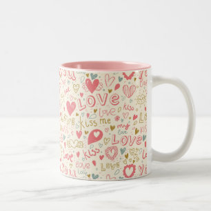 Romantisches Muster mit Herzen und Lippen Zweifarbige Tasse