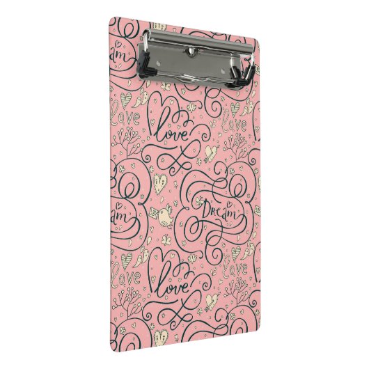 Romantisches Muster mit Herzen und Vögeln Mini Klemmbrett (Schrägansicht)