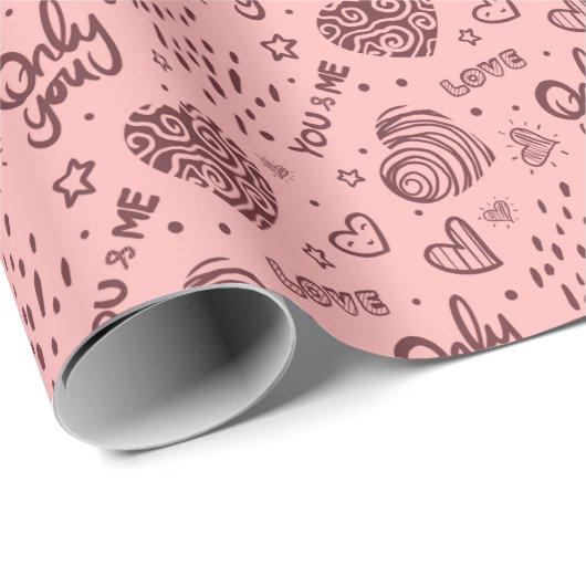 Romantisches Muster nur Sie. Dunkelrosa auf rosa Geschenkpapier (Rolleneckpunkt)