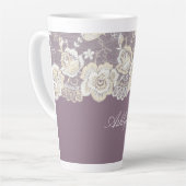 Romantisches Orchid Lila florales Brautparty Milchtasse (Linke Ecke)