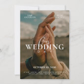 Romantisches Paar Hände Foto Hochzeit Einladung (Vorderseite)