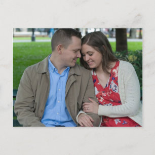 Romantisches Paar Nah zusammensitzen Postkarte