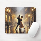 Romantisches Paar tanzt im Regen Mousepad (Mit Mouse)