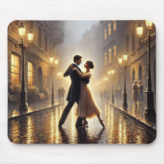 Romantisches Paar tanzt im Regen Mousepad (Vorne)