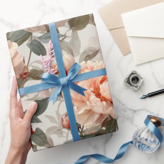 Romantisches Pfingstrosen-Elfenbein-Blumenmuster Geschenkpapier (Schenken)